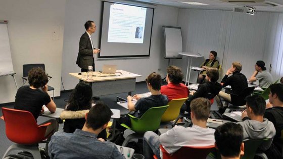 Visit of polymer engineering students of TGM | © Copyright: Austrian Standards