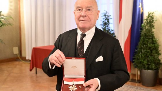 Vienna’s highest honour for Walter Barfuß  | © Copyright: PID, City of Vienna, Christian Jobst