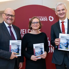 Das Autorenteam Wolfgang Hussian, Elisabeth Götz und Georg Krakow